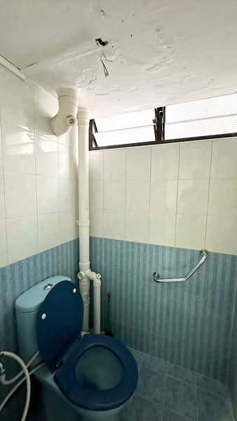 157 Mei Ling Street, 157 Mei Ling Street, 3 Bedrooms, 743 sqft, HDB Flat For Rent, by Clarence Long, 500101555 - Bathroom - PropertyGuru.com.sg