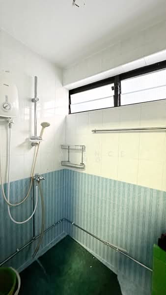 157 Mei Ling Street, 157 Mei Ling Street, 3 Bedrooms, 743 sqft, HDB Flat For Rent, by Clarence Long, 500101555 - Bathroom - PropertyGuru.com.sg