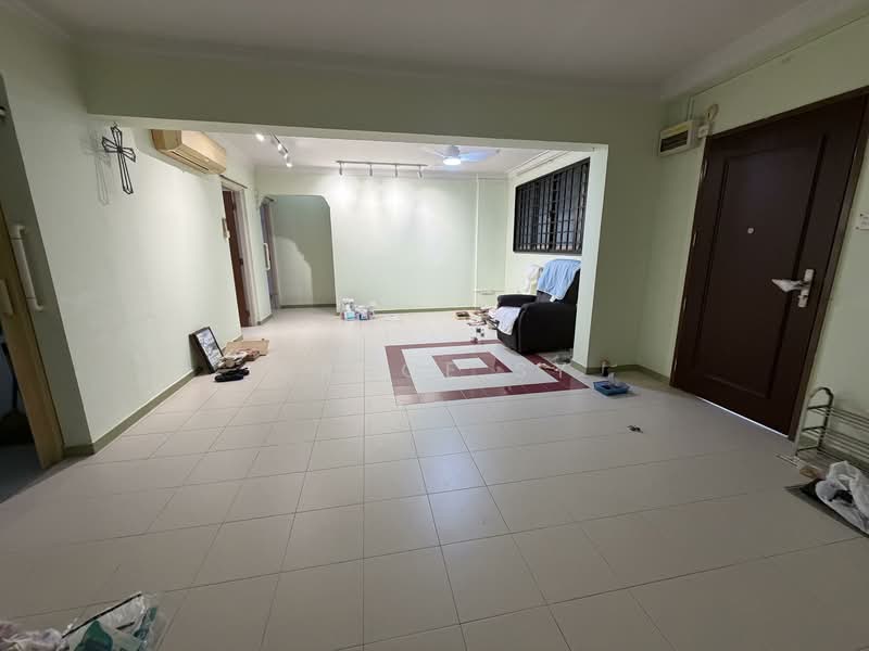 523 Serangoon North Avenue 4 HDB Flat For Sale at S$ 675,000 | PropertyGuru Singapore - Living Room