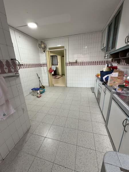 523 Serangoon North Avenue 4 HDB Flat For Sale at S$ 675,000 | PropertyGuru Singapore - Kitchen