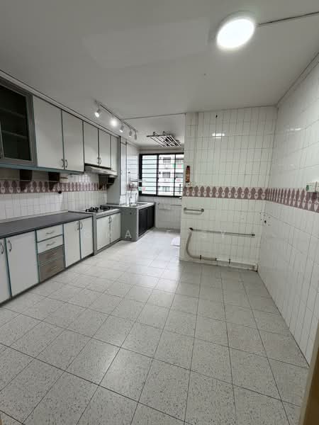523 Serangoon North Avenue 4, 523 Serangoon North Avenue 4, 3 Bedrooms, 1,119 sqft, HDB Flat For Sale, by Grace Sy, 500101558 - Kitchen - PropertyGuru.com.sg