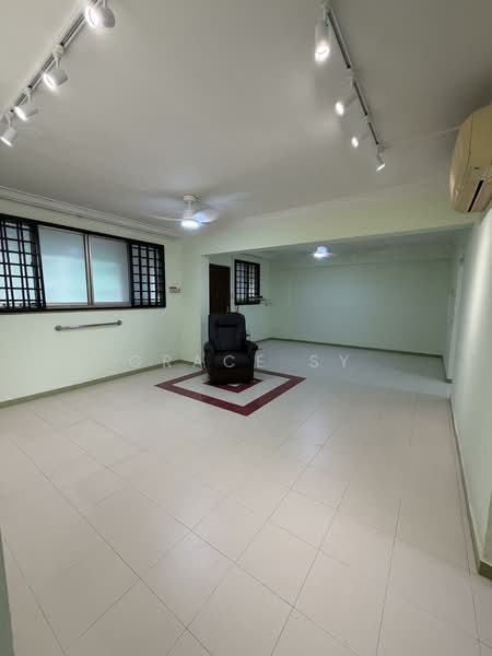 523 Serangoon North Avenue 4, 523 Serangoon North Avenue 4, 3 Bedrooms, 1,119 sqft, HDB Flat For Sale, by Grace Sy, 500101558 - Living Room - PropertyGuru.com.sg
