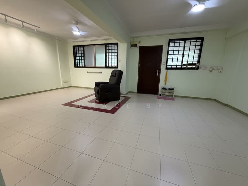 523 Serangoon North Avenue 4, 523 Serangoon North Avenue 4, 3 Bedrooms, 1,119 sqft, HDB Flat For Sale, by Grace Sy, 500101558 - Living Room - PropertyGuru.com.sg