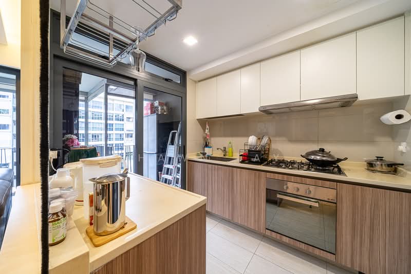 Hundred Palms Residences, 262 Yio Chu Kang Road, 4 Bedrooms, 1,270 sqft, Executive Condominium For Sale, by Shawn Tay, 500101560 - Kitchen - PropertyGuru.com.sg
