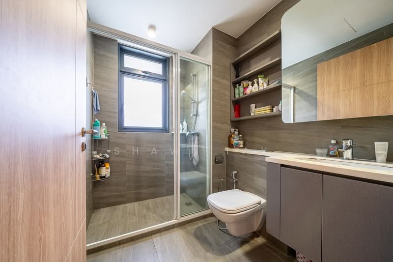 Hundred Palms Residences, 262 Yio Chu Kang Road, 4 Bedrooms, 1,270 sqft, Executive Condominium For Sale, by Shawn Tay, 500101560 - Bathroom - PropertyGuru.com.sg