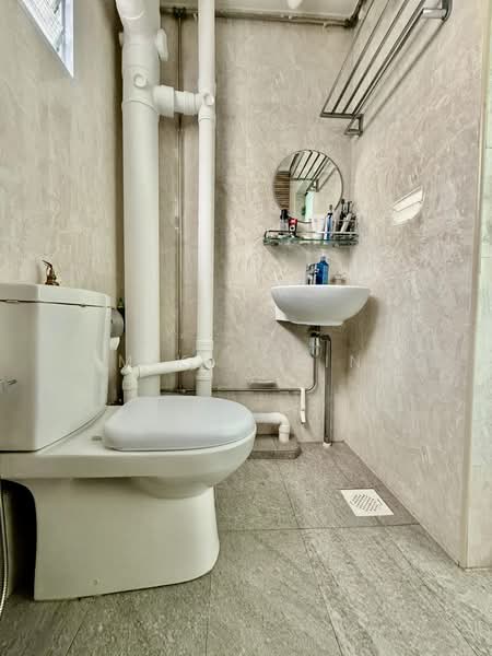 109 Bishan Street 12, 109 Bishan Street 12, 3 Bedrooms, 904 sqft, HDB Flat For Sale, by Mike Chin, 500101570 - Bathroom - PropertyGuru.com.sg