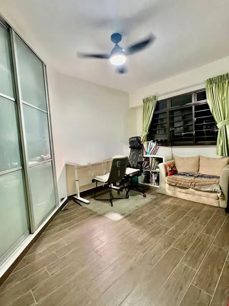 656B Jurong West Street 61, 656B Jurong West Street 61, 4 Bedrooms, 1,432 sqft, HDB Flat For Sale, by Chew Jennifer, 500101571 - Study - PropertyGuru.com.sg