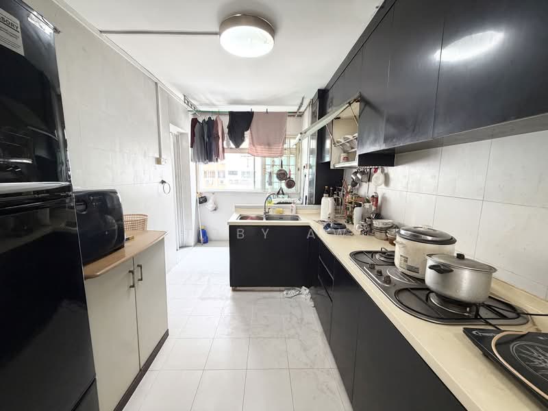526 Hougang Avenue 6 HDB Flat For Sale at S$ 535,000 | PropertyGuru Singapore - Kitchen