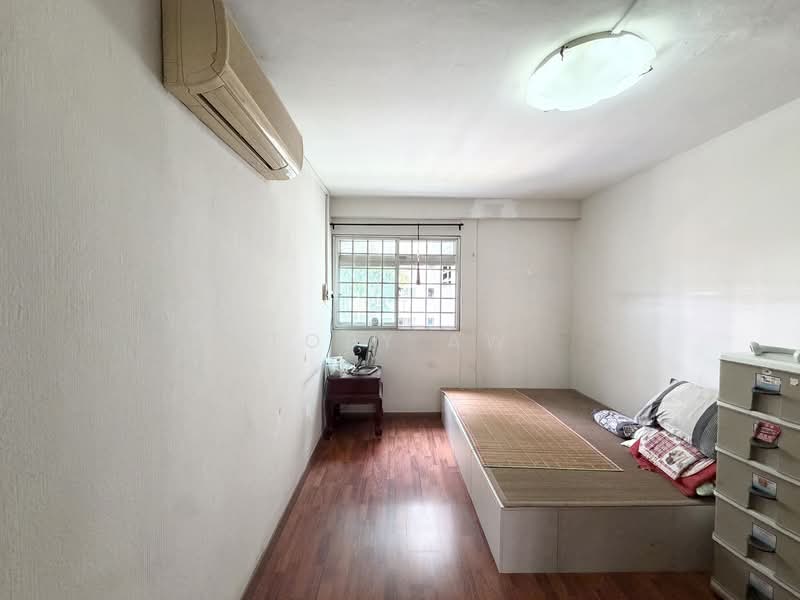 526 Hougang Avenue 6 HDB Flat For Sale at S$ 535,000 | PropertyGuru Singapore - Bedroom
