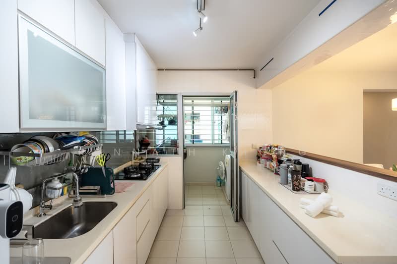 572A Woodlands Avenue 1, 572A Woodlands Avenue 1, 3 Bedrooms, 1,205 sqft, HDB Flat For Sale, by Kennath Khong, 500101588 - Kitchen - PropertyGuru.com.sg