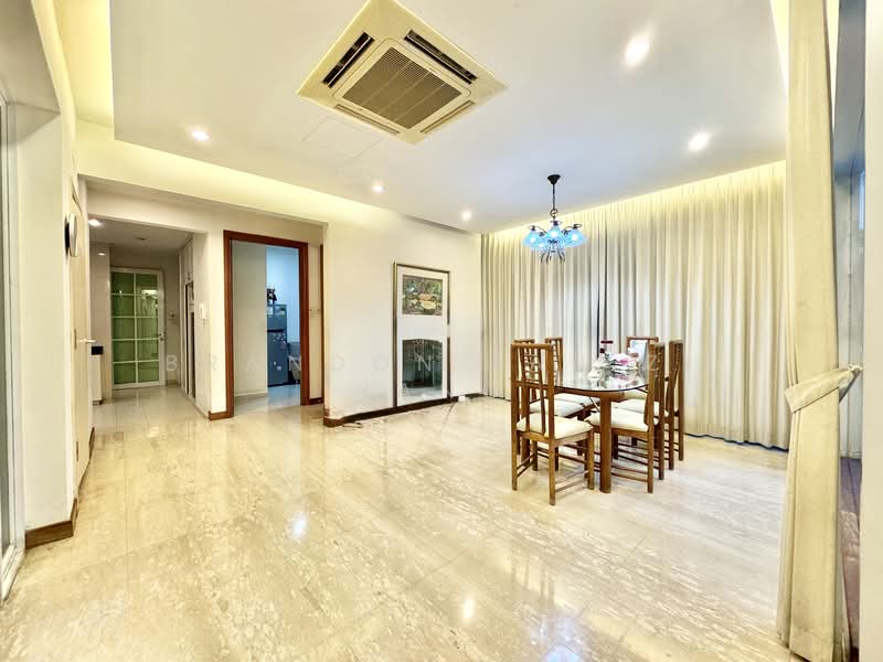 Upper Thomson Semi D House, Sembawang Hills Estate, 6 Bedrooms, 4,000 sqft, Semi-Detached House For Sale, by Brandon Lau Zi Yang, 500101589 - Dining Room - PropertyGuru.com.sg