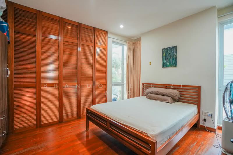 Upper Thomson Semi D House, Sembawang Hills Estate, 6 Bedrooms, 4,000 sqft, Semi-Detached House For Sale, by Brandon Lau Zi Yang, 500101589 - Bedroom - PropertyGuru.com.sg