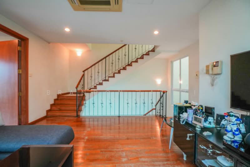 Upper Thomson Semi D House, Sembawang Hills Estate, 6 Bedrooms, 4,000 sqft, Semi-Detached House For Sale, by Brandon Lau Zi Yang, 500101589 - Living Room - PropertyGuru.com.sg