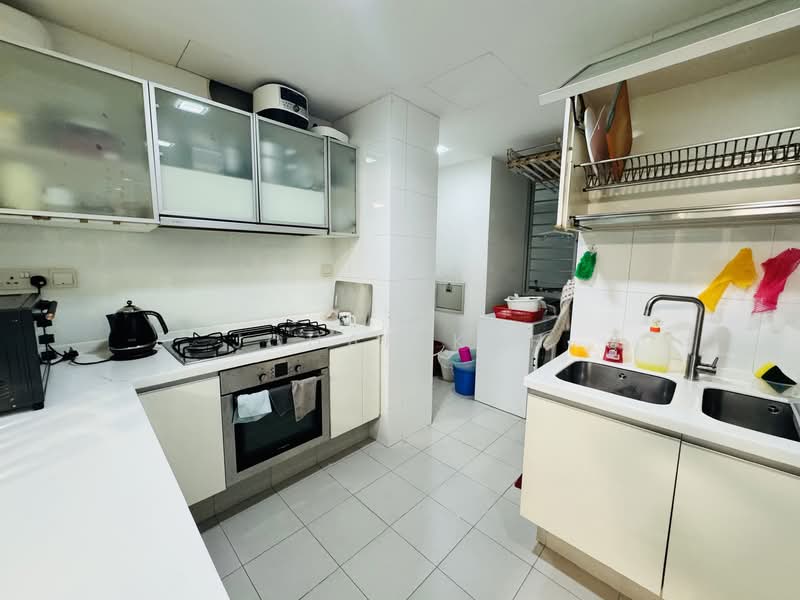 One Amber Condominium For Sale at S$ 3,700,000 | PropertyGuru Singapore - Kitchen