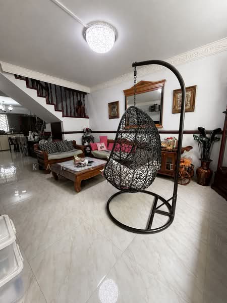 138 Petir Road, 138 Petir Road, 4 Bedrooms, 1,561 sqft, HDB Flat For Sale, by KangLing Beh, 500101618 - Living Room - PropertyGuru.com.sg