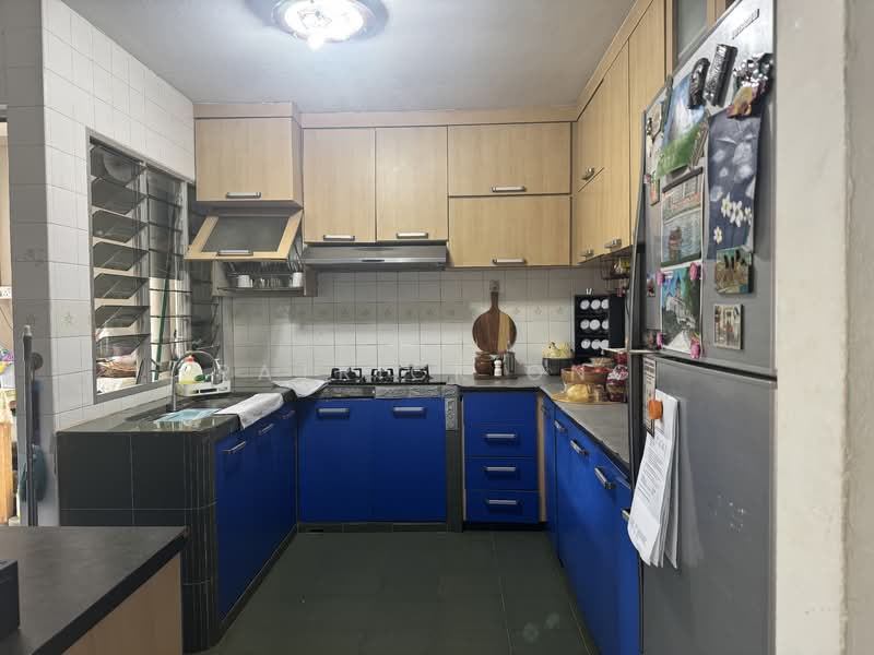 287 Bukit Batok East Avenue 3 HDB Flat For Sale at S$ 918,000 | PropertyGuru Singapore - Kitchen