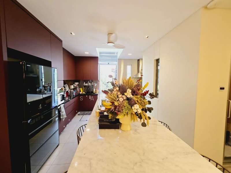 Orchard Shophome With 2 Carparks!, Nearby Hoot Kiam Road, 4 Bedrooms, 3,450 sqft, Conservation House For Sale, by Susan Prior, 500101639 - Kitchen - PropertyGuru.com.sg