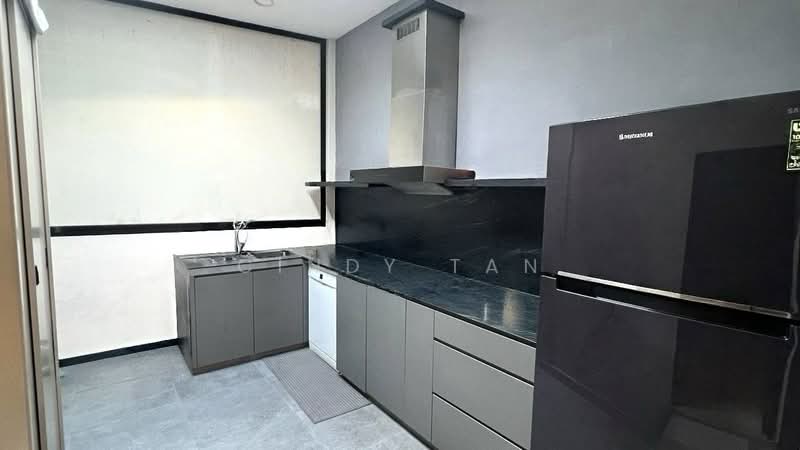 Hua Guan Garden, , 4 Bedrooms, 2,500 sqft, Terraced House For Sale, by Cindy Tan, 500101642 - Wet Kitchen - PropertyGuru.com.sg