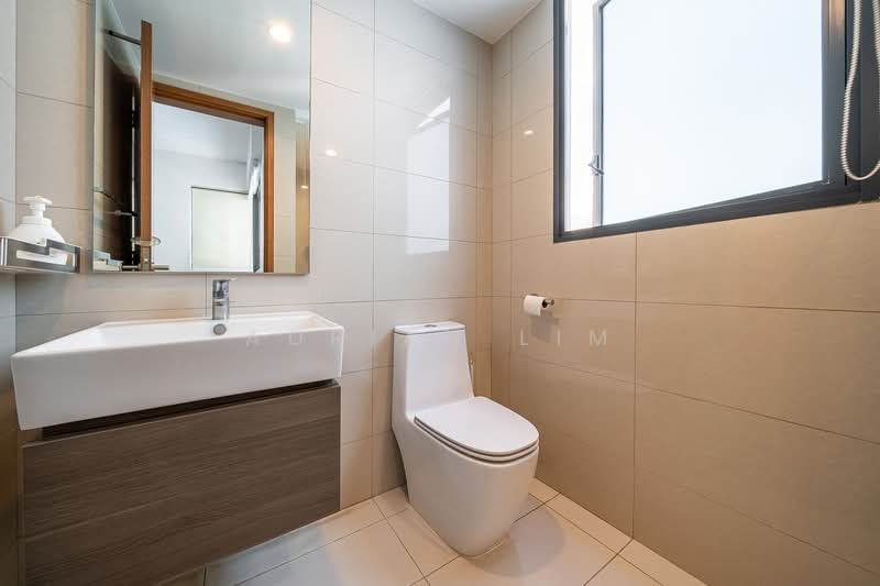 Belysa, 57 Pasir Ris Drive 1, 4 Bedrooms, 1,335 sqft, Executive Condominium For Sale, by Adrian Lim, 500101660 - Bathroom - PropertyGuru.com.sg