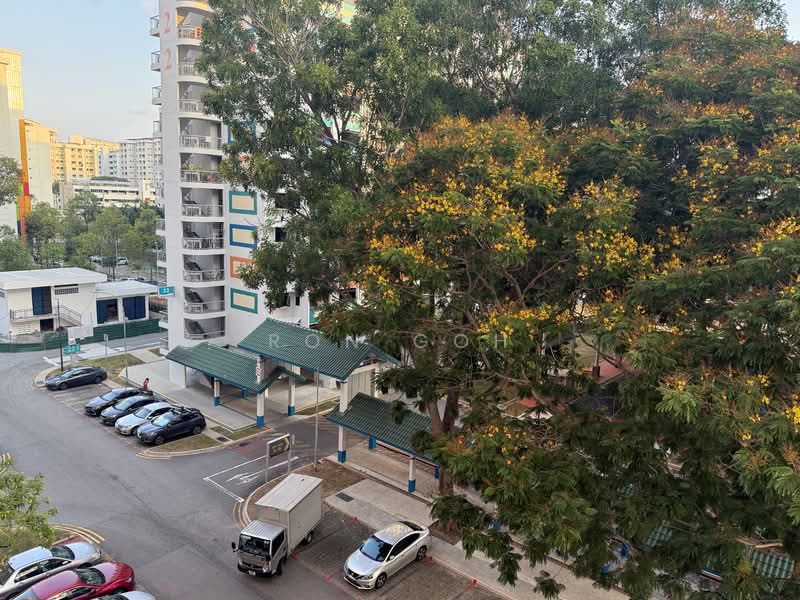 804 Chai Chee Road, 804 Chai Chee Road, 4 Bedrooms, 1,378 sqft, HDB Flat For Sale, by Ron Goh, 500101671 - View from Corridor - PropertyGuru.com.sg