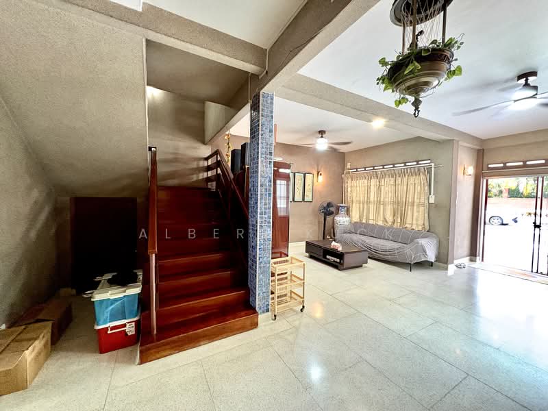 Simon Place, Simon Place, 4 Bedrooms, 2,600 sqft, Semi-Detached House For Sale, by Albert Kuck, 500101673 - Living Room - PropertyGuru.com.sg