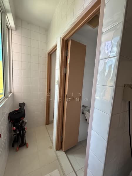 Papillon, 8 Jalan Rama Rama, 3 Bedrooms, 1,227 sqft, Apartment For Rent, by Colin Choong, 500101679 - Yard (storage/helper & toilet) - PropertyGuru.com.sg