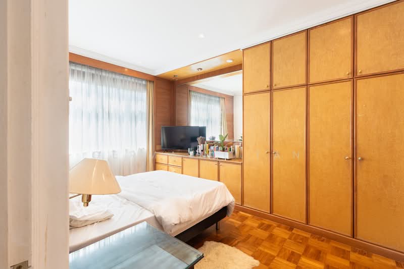 Spring Grove Condominium For Sale at S$ 1,700,000 | PropertyGuru Singapore - Bedroom