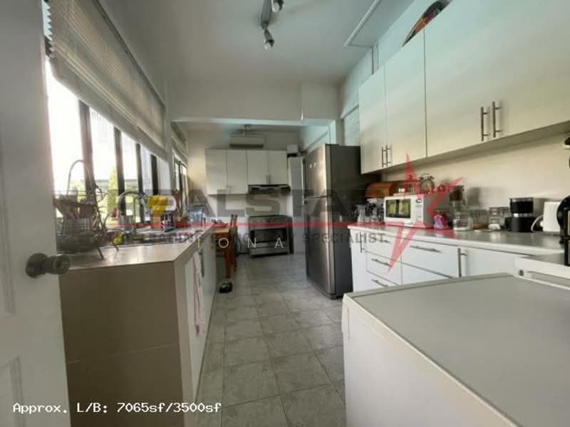 ⭐️Best Deal⭐️Hilltop⭐️Privacy⭐️Fiona 国凤 8218☎️5108, Coronation Road West, Jalan Siantan, Namly Garden, Jalan Ampang, Jalan Lim Tai See, Lim Tai See Walk, 5 Bedrooms, 3,500 sqft, Bungalow House For Sale, by Fiona Yin, 500101695 - Kitchen-Before - PropertyGuru.com.sg