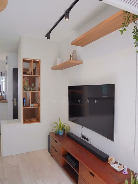 269B Punggol Field HDB Flat For Sale at S$ 758,000 | PropertyGuru Singapore - Living Room