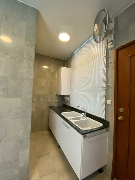 University Park, University Walk, 5 Bedrooms, 3,600 sqft, Semi-Detached House For Rent, by Alice Yap, 500101702 - Kitchen - PropertyGuru.com.sg