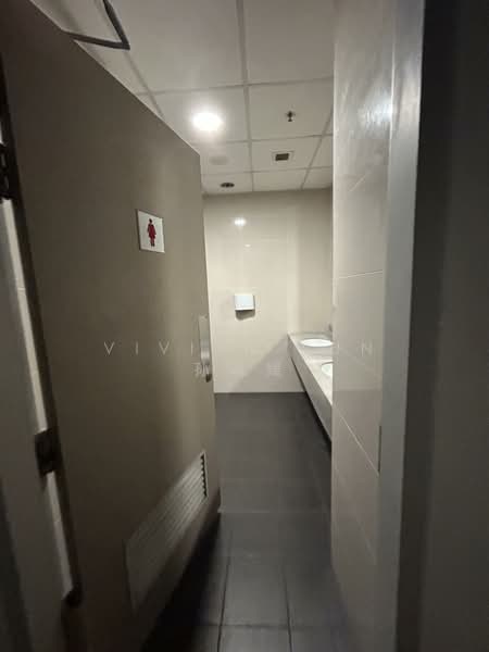 103 Defu Lane, 103 Defu Lane 10, 45,144 sqft, Light Industrial (B1) For Rent, by Vivian Sun 孙淑媛, 500101708 - Bathroom - CommercialGuru.com.sg