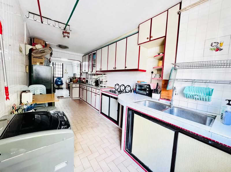 456 Tampines Street 42, 456 Tampines Street 42, 3 Bedrooms, 904 sqft, HDB Flat For Rent, by Ong Yu Rong, 500101715 - Kitchen - PropertyGuru.com.sg