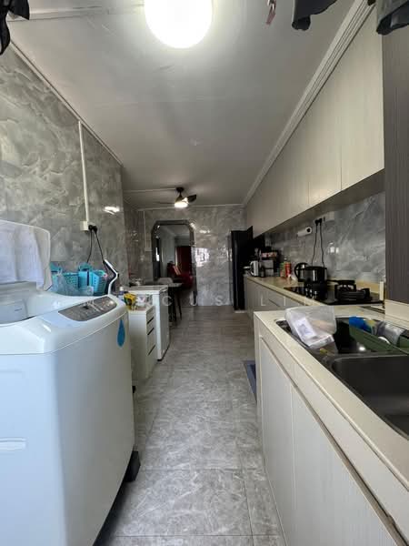 102 Bukit Purmei Road, 102 Bukit Purmei Road, 2 Bedrooms, 732 sqft, HDB Flat For Rent, by Marcus Lim, 500101723 - Kitchen - PropertyGuru.com.sg