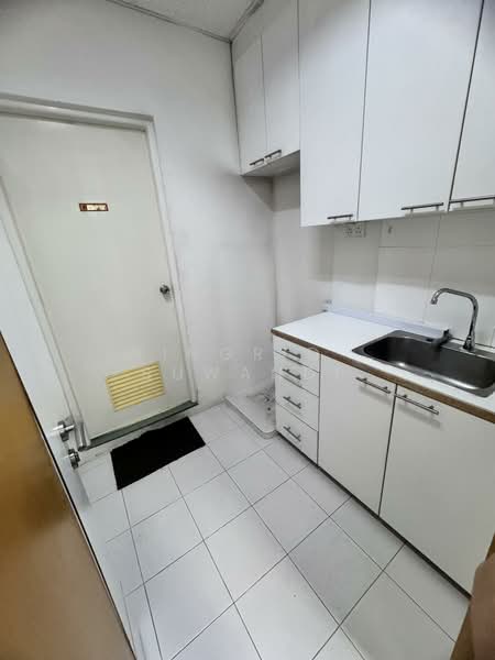 Toh Guan Centre, 21 Toh Guan Road East, 2,433 sqft, Factory / Workshop (B2) For Rent, by Ingrid Suwandi, 500101749 - Kitchen - CommercialGuru.com.sg