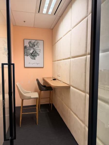 OUE Bayfront, 50 Collyer Quay, 2,788 sqft, Office For Rent, by ANDREW TAN YI SHAN, 500101753 - Phone booth - CommercialGuru.com.sg