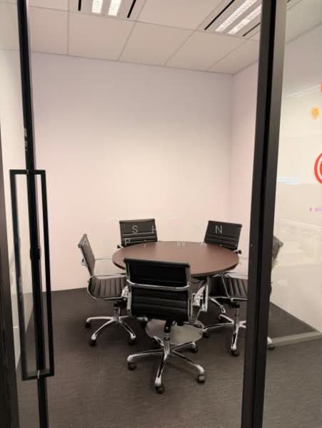 OUE Bayfront, 50 Collyer Quay, 2,788 sqft, Office For Rent, by ANDREW TAN YI SHAN, 500101753 - Meeting room - CommercialGuru.com.sg
