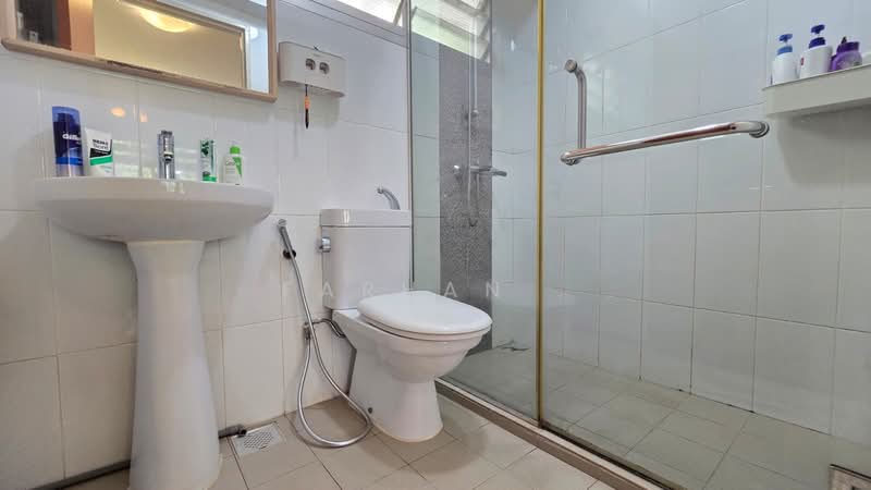 691C Woodlands Drive 73, 691C Woodlands Drive 73, 3 Bedrooms, 1,001 sqft, HDB Flat For Sale, by Farhan ., 500101758 - Bathroom - PropertyGuru.com.sg