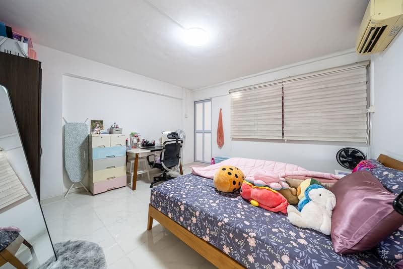 166 Yishun Ring Road, 166 Yishun Ring Road, 3 Bedrooms, 1,302 sqft, HDB Flat For Sale, by Irene TSL 陈秀玲, 500101769 - Bedroom - PropertyGuru.com.sg