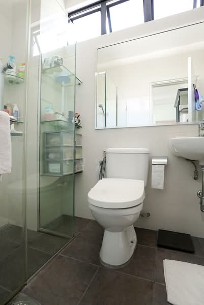 Villa Begonia, 2 Begonia Walk, 6 Bedrooms, 2,500 sqft, Semi-Detached House For Sale, by Eugen Tan, 500101774 - Bathroom - PropertyGuru.com.sg