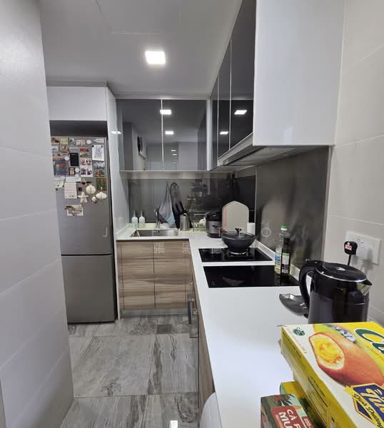 Stars of Kovan, 986 Upper Serangoon Road, 2 Bedrooms, 807 sqft, Condominium For Sale, by Joey Teo 張彩億, 500101775 - Kitchen - PropertyGuru.com.sg