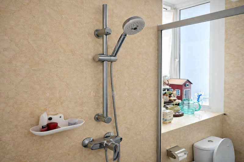 Papillon, 8 Jalan Rama Rama, 3 Bedrooms, 1,227 sqft, Apartment For Sale, by Simon Hans Lee, 500101778 - Master Bathroom - PropertyGuru.com.sg