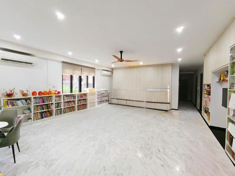 ⭐️Detachable⭐️near MRT⭐️Renovated⭐️Fiona 国凤 8218☎️5108, Jalan Jambu Ayer, Jalan Jambu Mawar, Jalan Jambu Batu, Hua Guan Ave, Sian Tuan Ave, 5 Bedrooms, 5,000 sqft, Detached House For Sale, by Fiona Yin, 500101788 - Study - PropertyGuru.com.sg