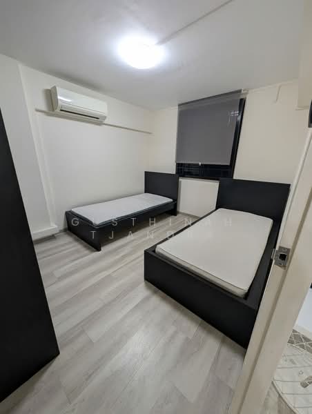 8 Holland Avenue HDB Flat For Sale at S$ 520,000 | PropertyGuru Singapore - Bedroom