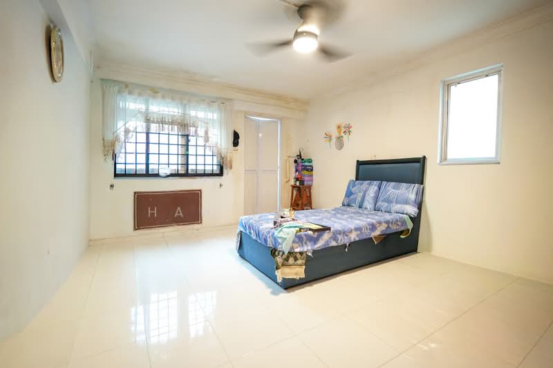 322 Woodlands Street 32, 322 Woodlands Street 32, 3 Bedrooms, 1,313 sqft, HDB Flat For Sale, by Shah Marican, 500101799 - Bedroom - PropertyGuru.com.sg