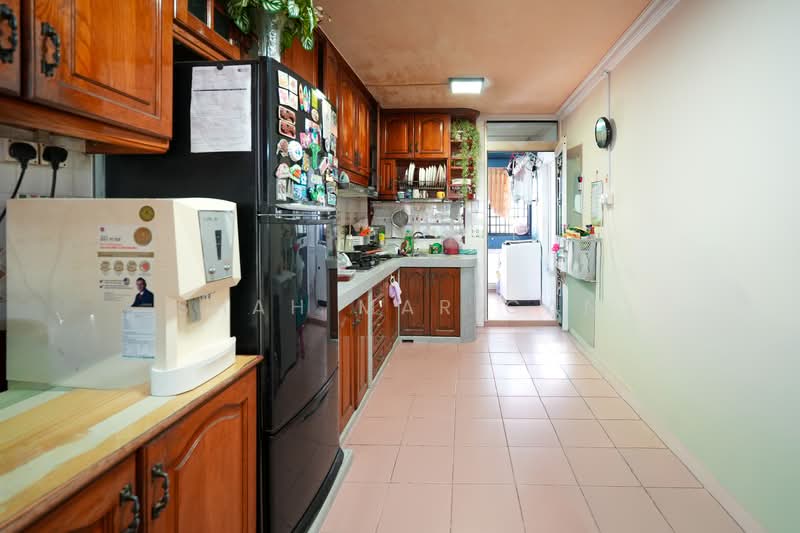 322 Woodlands Street 32, 322 Woodlands Street 32, 3 Bedrooms, 1,313 sqft, HDB Flat For Sale, by Shah Marican, 500101799 - Kitchen - PropertyGuru.com.sg