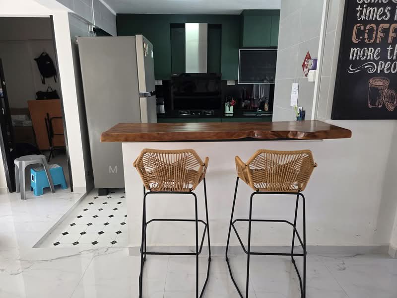 125 Bukit Batok Central HDB Flat For Sale at S$ 950,000 | PropertyGuru Singapore - Kitchen