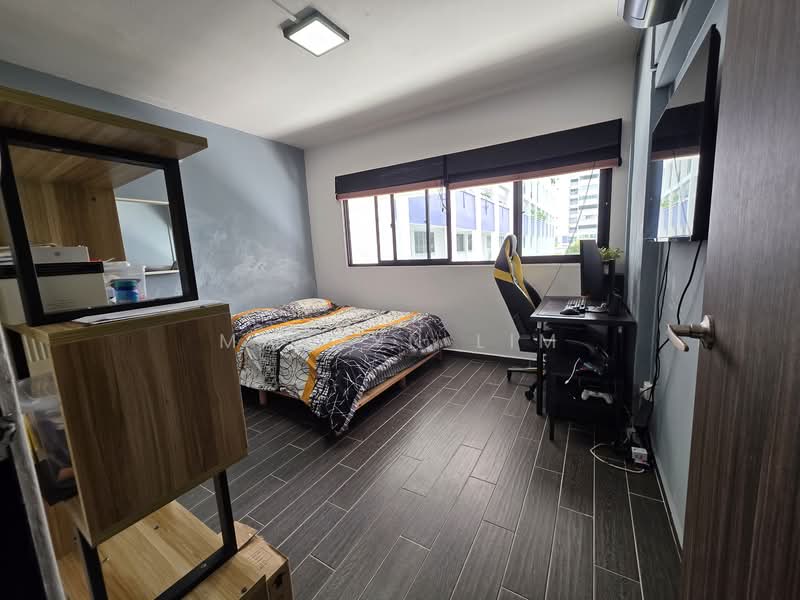 125 Bukit Batok Central HDB Flat For Sale at S$ 950,000 | PropertyGuru Singapore - Bedroom