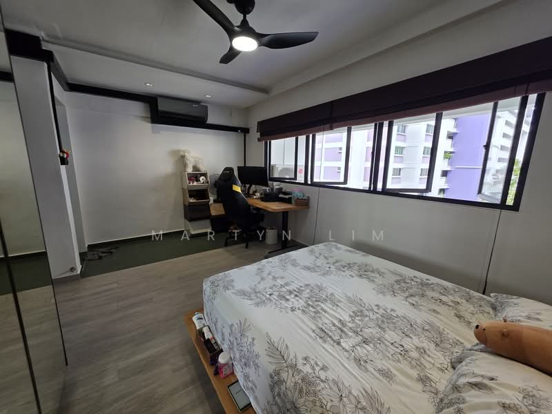 125 Bukit Batok Central HDB Flat For Sale at S$ 950,000 | PropertyGuru Singapore - Bedroom