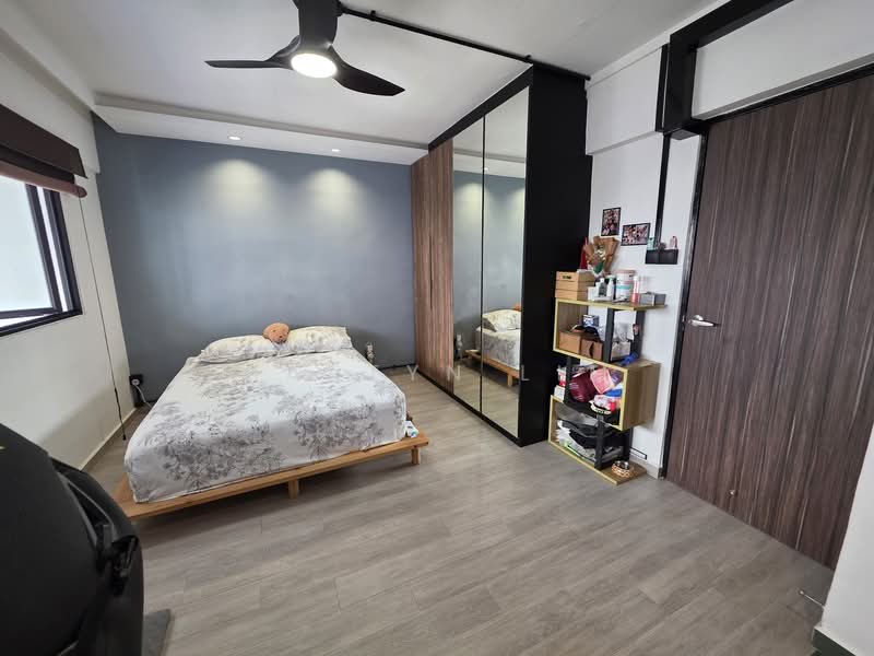 125 Bukit Batok Central HDB Flat For Sale at S$ 950,000 | PropertyGuru Singapore - Bedroom