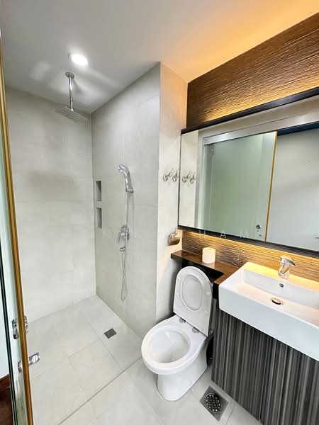 Merryn Drive, Merryn Drive, 5 Bedrooms, 3,632 sqft, Terraced House For Rent, by Ronda Tham, 500101819 - Bathroom - PropertyGuru.com.sg